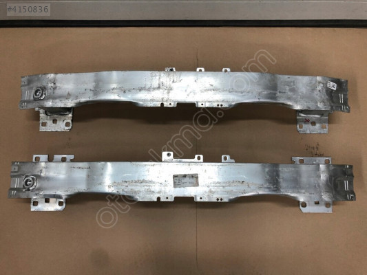 AUDI A3 TAMPON DEMİRİ ÖN 2017-2021 8V4807109C