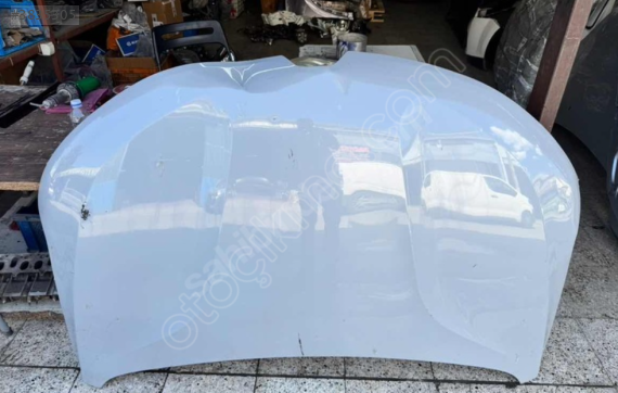 RENAULT MEGANE E-TECH MOTOR KAPUTU ORJİNAL EYUPCAN OTO'DA