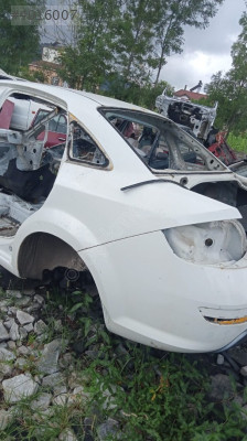 Linea sol arka çamurluk kesme yedek parça
