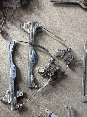 Peugeot 301 sağ-sol ön cam krikoları