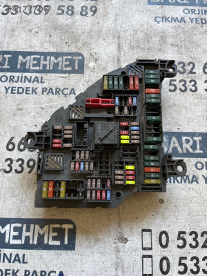 ÇIKMA BMW F11 9252813-01 925281301 SİGORTA KUTUSU
