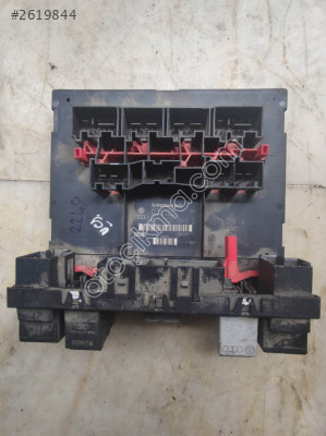 Volkswagen Caddy BCM Beyni Merkezi Kontrol Modülü 3C0937049D