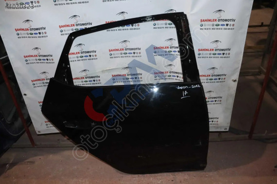 2022 SEAT LEON SAĞ ARKA KAPI
