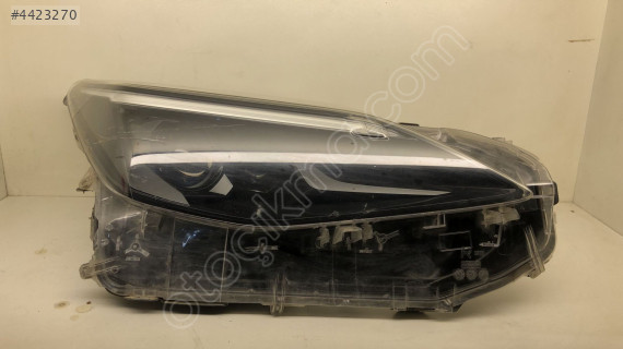 TOYOTA YARIS AIRCROSS ORJINAL ÇIKMA SAĞ FAR 2