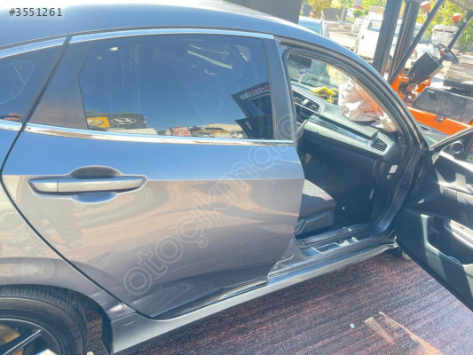 HONDA CİVİC FK FC5  SAĞ ARKA KAPI DOLU HATASIZ 1.6 BENZİNLİ 2020