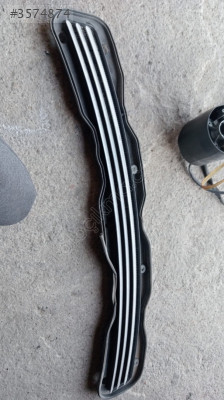 Mercedes E200 E Class  kaput ızgarası çıkma