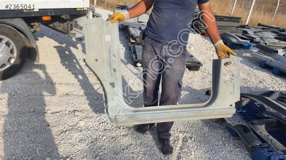 MERCEDES BENZ VİTO SOL MARŞBİYEL SACI