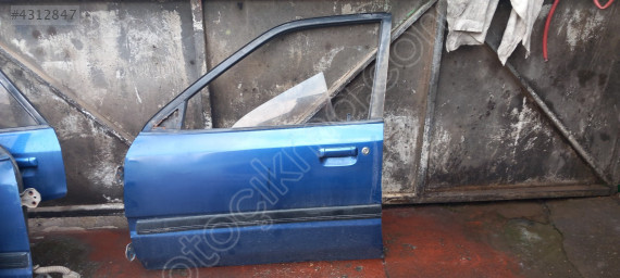 Mazda 323 sedan sol ön kapı