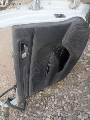Renault Megane 4 sol Arka kapı döşemesi