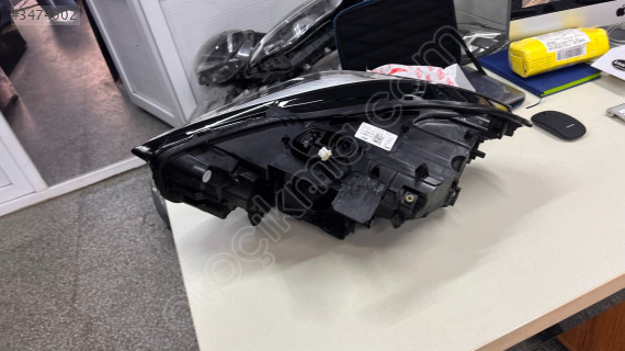 BMW F40 KASA SAĞ SOL FAR ORJİNAL ÇIKMA