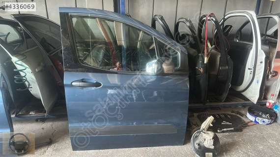 FORD COURİER SAĞ ÖN KAPI DOLU HATASIZ BURSA MG