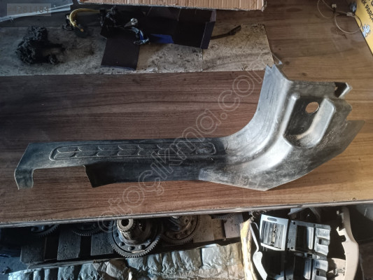 Fiat doblo 2013 ön kapı basamak plastiği döşemesi