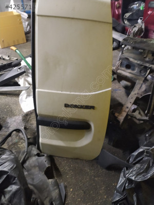 Datçada 40 kapalı kasa sağ arka bagaj