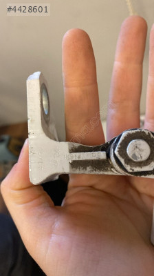 1K9833402 golf 6 sağ arka kapı üst menteşesi