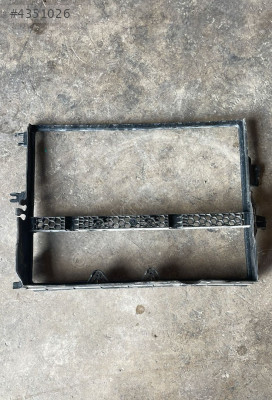 Clio 5-V Radyatör Davlumbazı 2020- 215590582R -Renault Mais