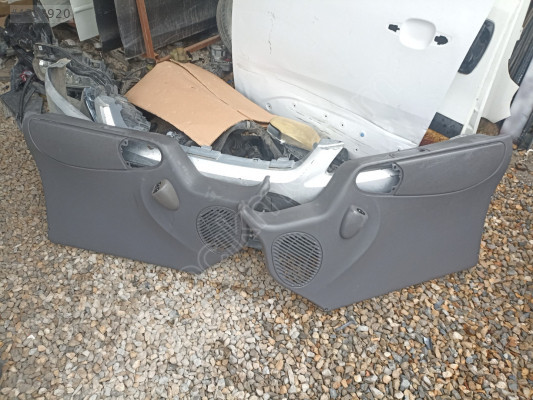 Ford Transit Sol Sağ Kapı Döşemesi V184