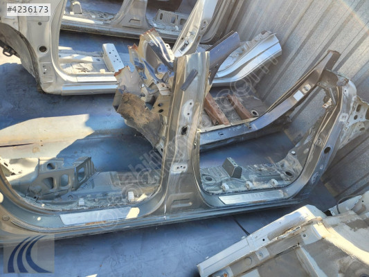 TOYOTA HILUX 2021 ÇIKMA SAĞ MARŞBEL KOMPLE