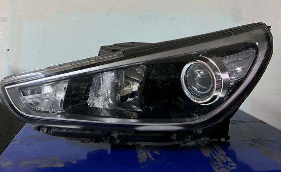 HYUNDAİ İ30 SOL FAR