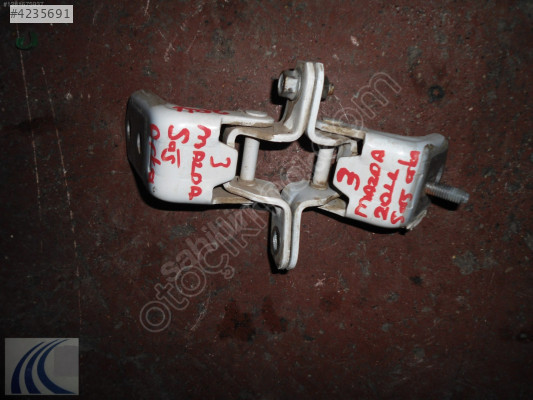 MAZDA 3 2010 ÇIKMA SAĞ ARKA KAPI ALT MENTEŞESİ