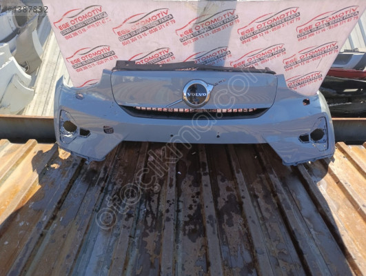 VOLVO XC40 GRİ ÖN TAMPON ORJINAL HATASIZ