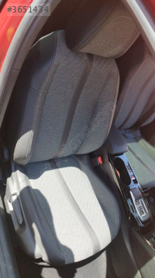 Peugeot 2008 ön sağ koltuk manuel ayarlı