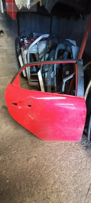 Mazda 2 sağ arka kapı