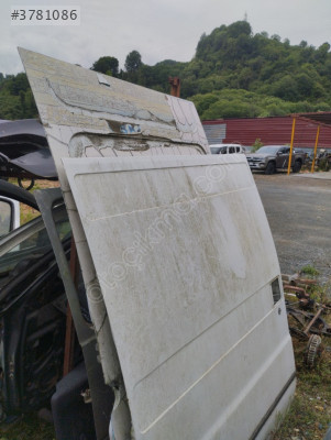 Renault Master orta sağ kapı