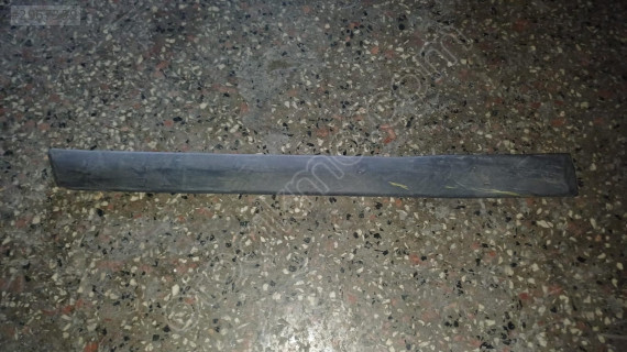1991-1996 Volvo 850 sağ arka kapı çıtası