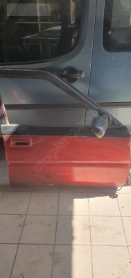 Toyota Corolla Station wagon 85 sağ ön kapı
