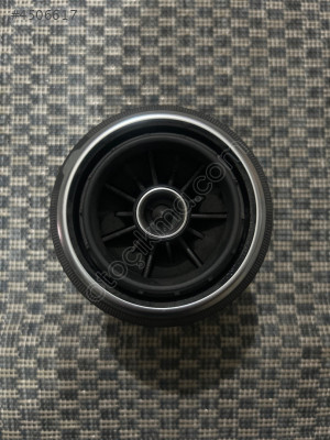 8V0820901 A3 Havalandırma Izgarası Sol