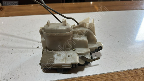 1999-2002 WV POLO SOL ÖN KAPI KİLİDİ ORJ ÇIKMA