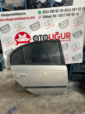 1998-2003 Toyota Avensis  Kapı