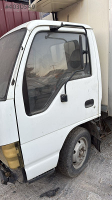 2008 Isuzu nkr sol ön kapı