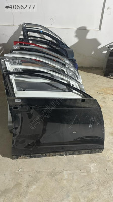 Volkswagen passat 15-21 sağ ön kapı ufak hasarlı