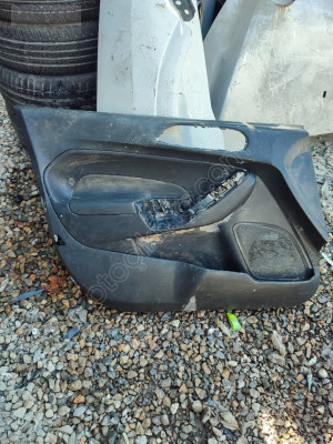 Ford Fiesta sol ön kapı döşemesi