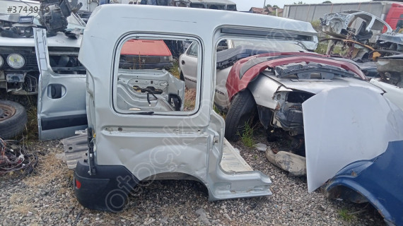 Kango 1 ,Kango 2 sağ arka çamurluk kesme yedek parça