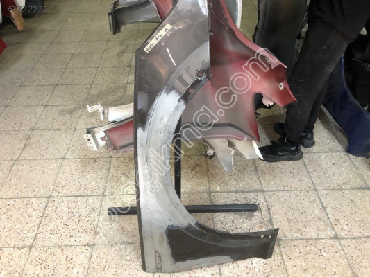 AUDİ A4 SAĞ ÖN ÇAMURLUK