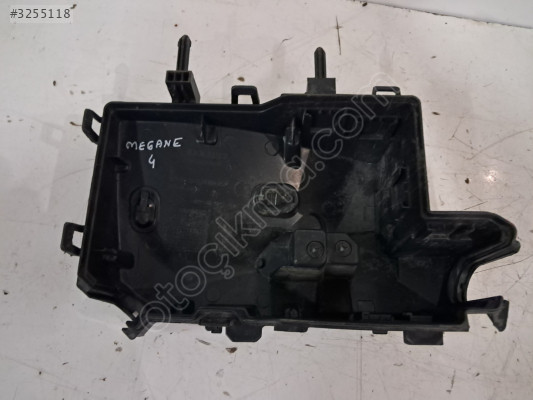 RENAULT MEGANE 4 SİGORTA KUTUSU ALT