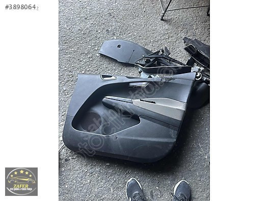 FORD COURİER SAĞ KAPI KARTONU