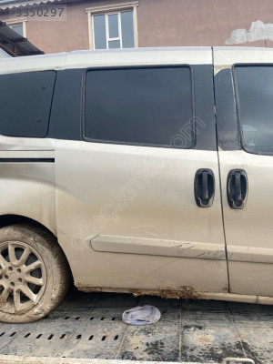 Fiat Doblo sağ arka kapı