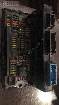 BMW F10 SİGORTA KUTUSU 923442101  OTO FEDAİ