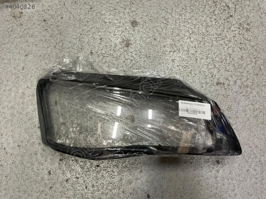 AUDİ A8 10-12 SAĞ FAR CAMI