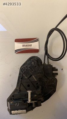 4120913 toyota corolla 2018 sağ arka kapı kilidi