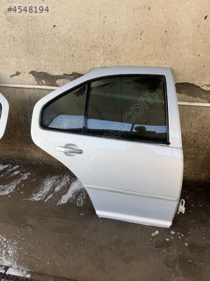 VW BORA SAĞ ARKA KAPI ÇIKMA ORJİNAL