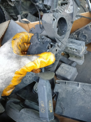 Renault R21 Modeli İçin Konkort Far Sinyal Kolu