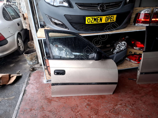 ÖZMEN OPEL ASTRA F ÇIKMA SAĞ ÖN KAPI KİLİDİ CAMI KRİKOSU