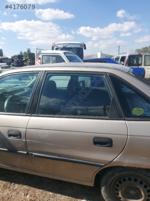OPEL ASTRA F ÇIKMA SOL ARKA DOLU KAPI