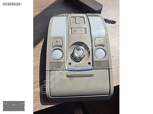 Audi Q7 4L Ön koltuk aydınlatması 4LO947135