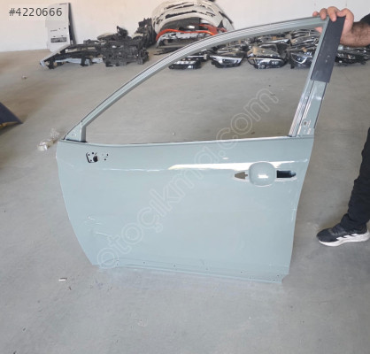 TOYOTA COROLLA CROSS YEŞİL SOL ÖN KAPI ORJINAL LOKALLIK