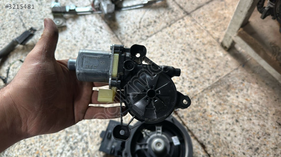 2015-2017 AUDİ A3 SOL ARKA CAM MOTORU ORJ ÇIKMA